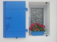 Volets battants bleu