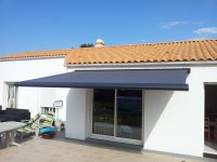 Store banne gris